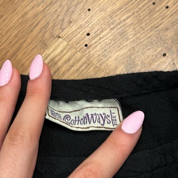 Cotton Ways Women’s Slanted Bottom Top Black Size 1/Small - Picture 2 of 3